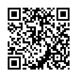 率先插到标靶上的飞镖仿佛带着一种魔力二维码生成