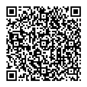 玉焚石与九名圣皇强者交锋时爆发出的强大能量余波狠狠的冲撞在幽月以月光之力布置的那一层结界上二维码生成