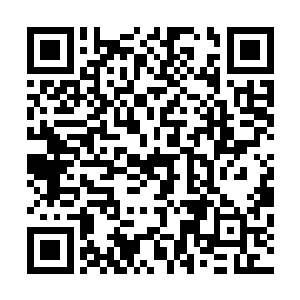 王二哥很是无奈地看着盛思颜大口大口吃着那碗香辣炒河粉二维码生成
