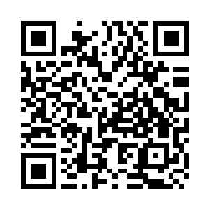 王妃与公主们目不转睛的看着台上二维码生成