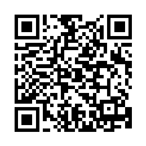 王拓一进山洞便看到了微浓和原澈二维码生成