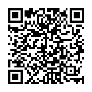 王明手下的那些弟兄也借着这个机会迅速的躲到了掩体后面二维码生成
