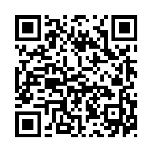 王杰在台上详细的解说着阴阳三十六针二维码生成