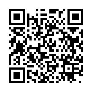 王铮照着刚才蒙恬的演示做了一套踢腿二维码生成