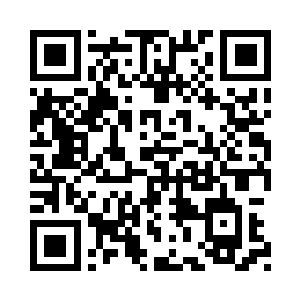 王长林很是无奈的看着自己的母亲二维码生成