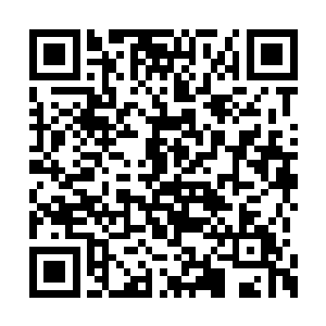 现在临时先拿给这些身上一无所有的尖子生们用二维码生成