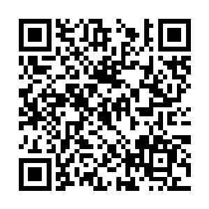 现在他只要一听到她的声音就会觉得更加心烦意乱二维码生成