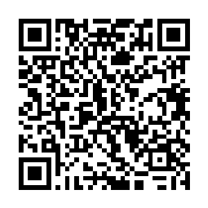 现在全指着那块从维疆小丰山中找到的蓝晶石来补充二维码生成