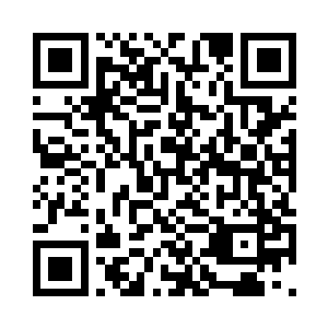 现在的是一个五十多岁的老人在里面二维码生成