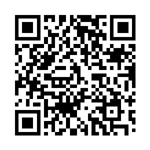 现在看她们两个竟然又大模大样回了梁家二维码生成