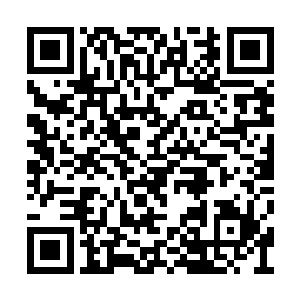 现在近了在火光下发现甚至驾驶员窗也是打开的二维码生成