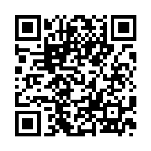 玲珑皱着黛眉拿着一份文件认真的看着二维码生成