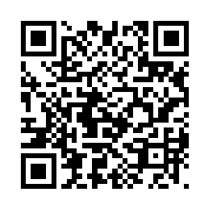 珍珠般的泪水滴落到了她面前的面板上二维码生成