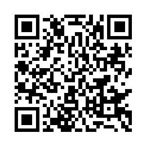 瓦尔茨医生带着几个助手走进了特别病房里二维码生成