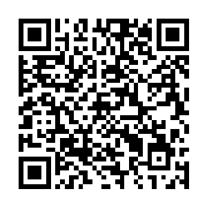 甄叔的确是在丰州一家刚新建的大型企业里边负责二维码生成
