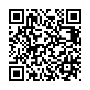 甚至也会用一根绳子把她拖在地上跑二维码生成