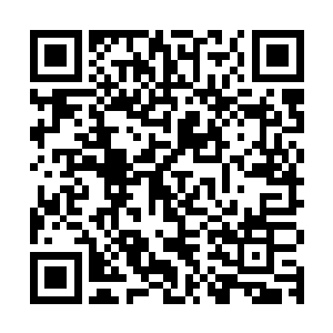 甚至开始有人扔掉了武器掉头逃跑――这是一个非常危险的讯号二维码生成
