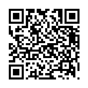 甚至有些人自动的上前搀扶起那些老态龙钟二维码生成