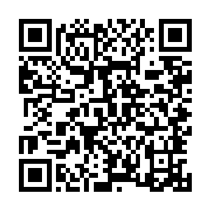 甚至有人为了招徕生意在播放上世纪八十年代的美国姻音乐二维码生成
