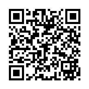 甚至还颇为优雅的抬手拂了一下身上的白衣二维码生成