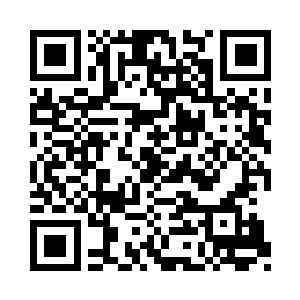 甚至连那些原本是带着采访任务过来的女记者二维码生成