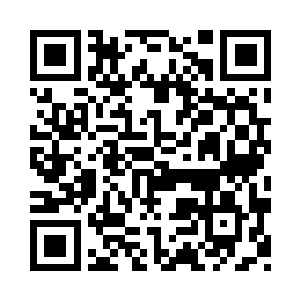 甜甜乖巧的牵着阮软和唐晓楠的手进来二维码生成