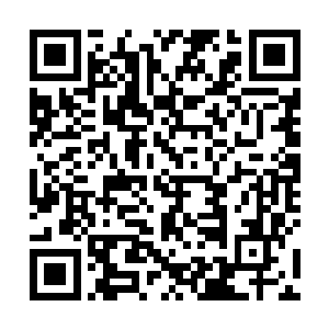 生拉硬拽的把又想打退堂鼓的女人强制性的给扯了进去二维码生成