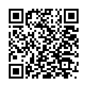 生气至极的凌菲竖起眉头冲飞达喊道二维码生成