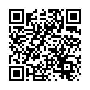 用一种不甘的眼神看着倒在地上的二维码生成