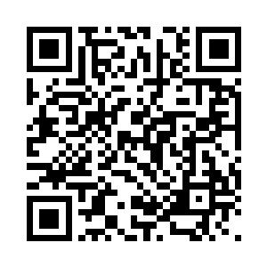 用力的摔在了童虎和另外一个大汉的身上二维码生成