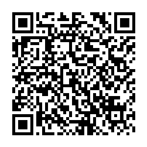用手拿起一个水壶看了才发现这竟然是一个可以自动保持冷温的冰骨壶二维码生成