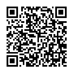 用极不友好目光上下打量了一番炫图公雕像的方凌说出的话二维码生成