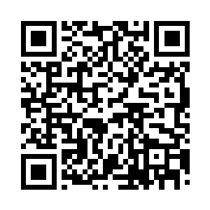 用着溺爱的眼神将自己的宝贝捧在手心二维码生成