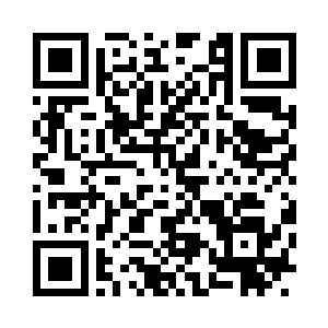 用瞄准镜观察着几百米外的那些小船儿二维码生成