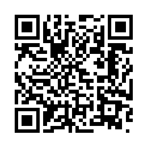 田秀花伸出脚在王富贵的腿上踢了一脚二维码生成