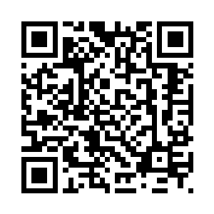 由巨大的维修车间改造的大礼堂内二维码生成