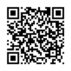 由秦宇一个人拿着话筒走上了舞台二维码生成