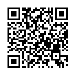 电瓶车载着丁长生沿着栈桥向湖里驶去二维码生成