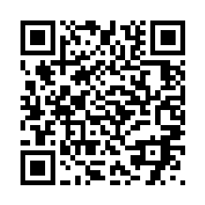 男人已经唰唰地脱掉了自己的上衣二维码生成