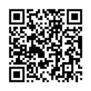 男人这才注意到女人手中的绯金星火二维码生成