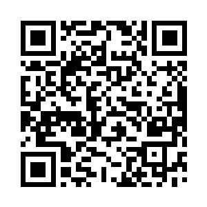 男侍者对着边学道和孟婧姞逐一介绍10把肉刀二维码生成