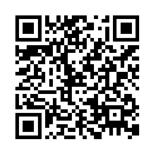 男子的身体重重摔在t型台下的餐桌上二维码生成