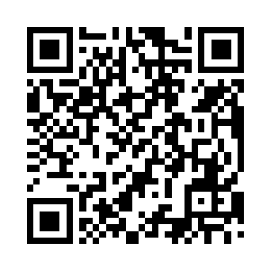 男孩瞪着那双水灵灵的眼睛看着雨果二维码生成