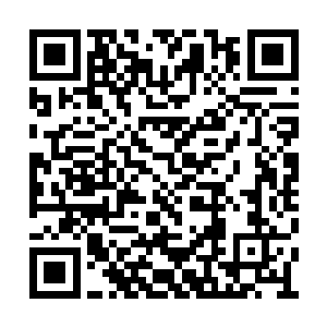 略呈八字分开的足迹是伊贺鬼卿一直站立的地方二维码生成