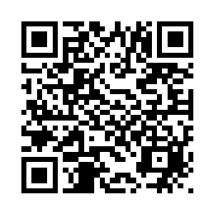 略显苍白的脸上仿佛如同一潭死水二维码生成