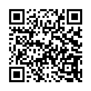 略薄的唇畔总是习惯性的噙着一抹淡笑二维码生成