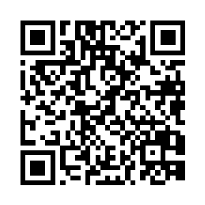 病态苍白孱弱地被秦铮抱在怀里的女子二维码生成