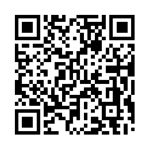 白兴国和白建国兄弟俩望着白昊一家人的背影二维码生成