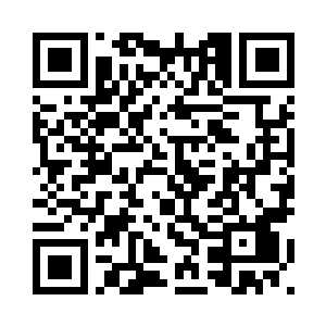 白昊将这些泥土揉捏成泥人的模样二维码生成