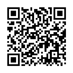 白灵发现孟猊出神的目光正盯着自己胸部二维码生成